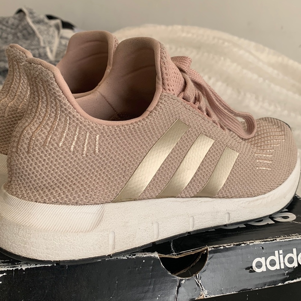 Adidas pale pink ♥️